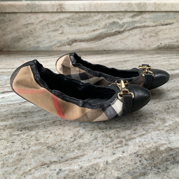 Burberry Ballet Flat with Gold Horsebit - Picture 3 of 6